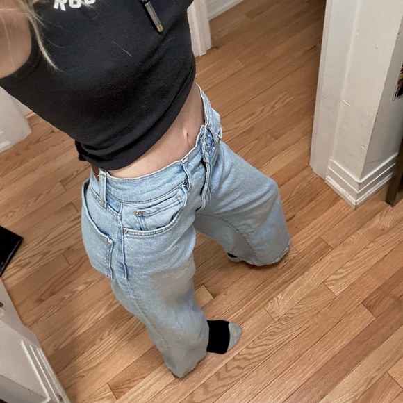Highwaisted Flared Jeans From Urban Outfitters - Picture 4 of 14